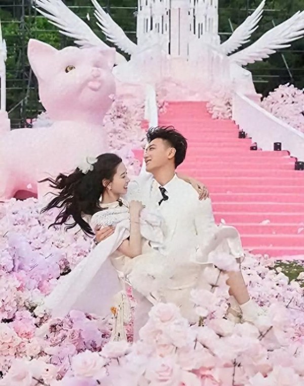 黄子韬与徐艺洋：星光伴嫁的海岛婚礼