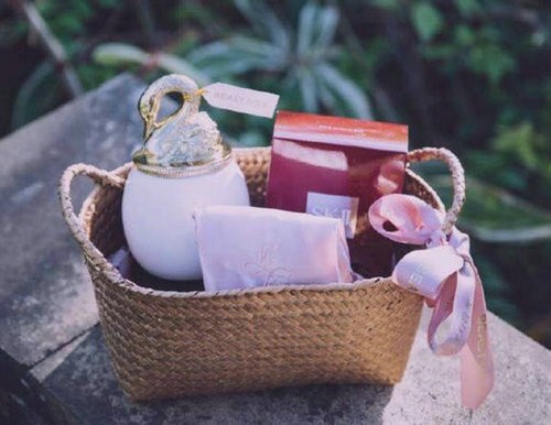 宋慧乔宋仲基婚礼花费费用多少钱?明星婚礼都有的伴手礼是什么?