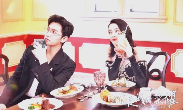 暑期档CP现象：从热潮到解绑的粉丝心态