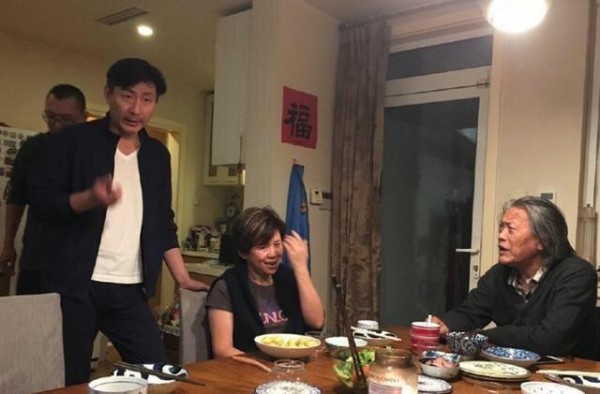 虽然他们住的房子一般，但为什么大半个娱乐圈的明星都往他们家跑