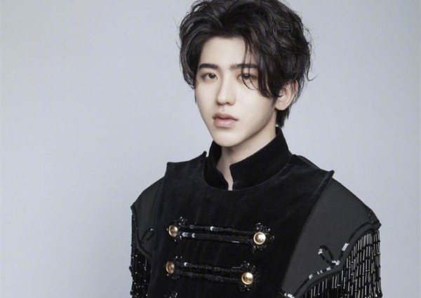 “菜鸟驿站”成为新晋的四位顶流明星，网友：各自发展，不要内卷