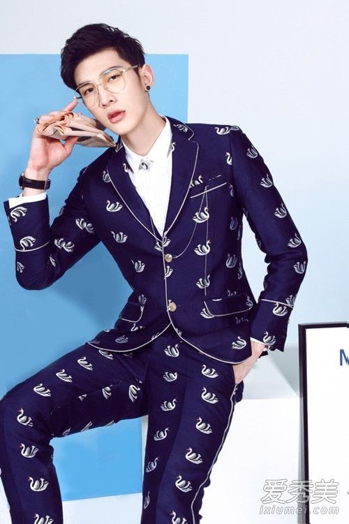 cosmos李向哲是谁个人资料作品介绍 李向哲和乙帅是什么关系?