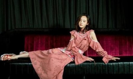 孟钰李一桐不雅行为曝光,《人民日报》点评引发深刻思考