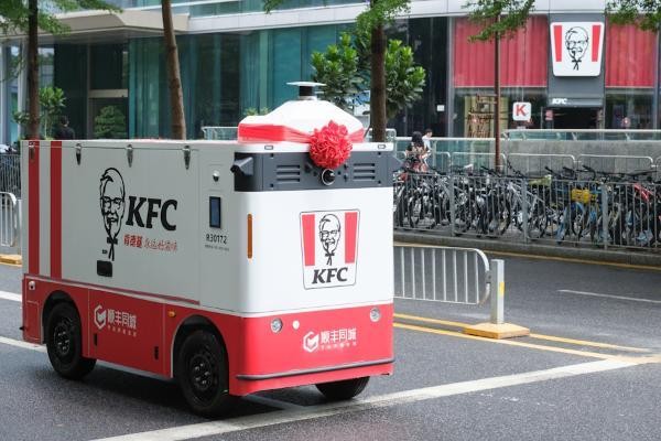 无人配送新场景：顺丰同城携手肯德基推出企业专送智能配送