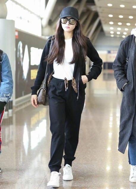 明星们的运动套装，你觉得谁的最好看？