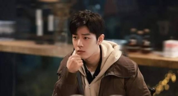 肖战拍片间隙就练功,真舍得努力已成习惯