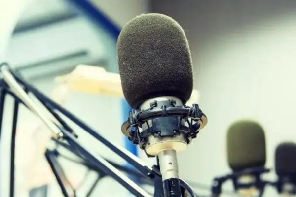 配音演员的上班时间,上班时间大多根据配音任务来定