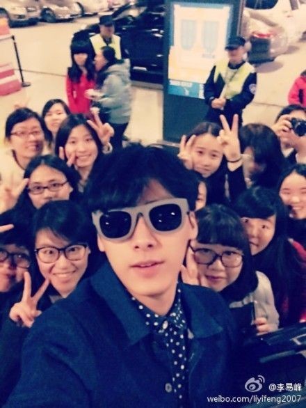 明星可以与粉丝结婚吗?明星粉丝不用上班吗为什么有时间追星 本文共(1047字)