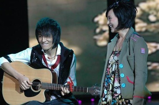 明星可以与粉丝结婚吗?明星粉丝不用上班吗为什么有时间追星 本文共(1047字)