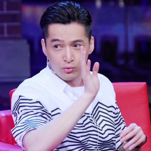 这些明星的童年照,你认识吗?李易峰严肃,朱一龙乖巧!