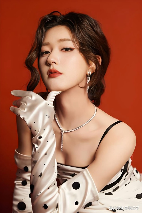 赵露思的逆袭之路:从网红到顶流明星的进阶密码