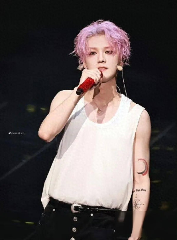 爆！鹿晗于ins关注Sana