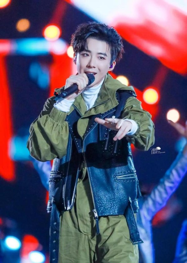 刘宇宁长得不够帅？从街头到片场，一路发光，十年磨砺，自由绽放