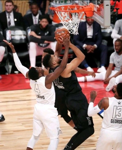 2018年NBA全明星周末名人慈善篮球赛精彩对决 2018年NBA全明星周末名人慈善篮球赛精彩对决