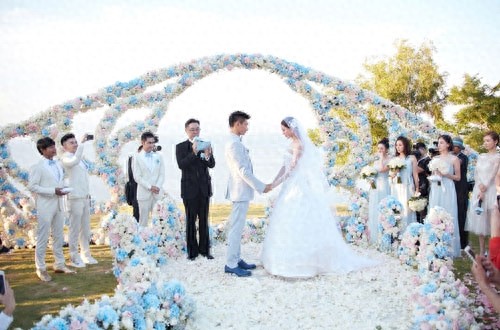 明星婚礼现场照片大起底，哪一款最符合童话故事？