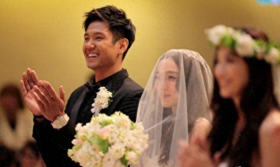 明星婚礼现场照片大起底，哪一款最符合童话故事？