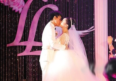 明星婚礼现场照片大起底，哪一款最符合童话故事？