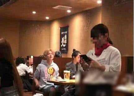 关晓彤鹿晗日本甜蜜七日游!罕见浓妆红唇自拍,惊艳全网!速看!