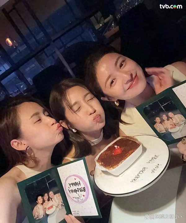 明星生日合照太真实!不营业的闺蜜聚会,烟火气让人羡慕