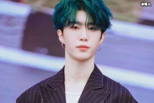 范丞丞晒与妈妈合照,姐姐范冰冰晒游湖照一家子颜值高!