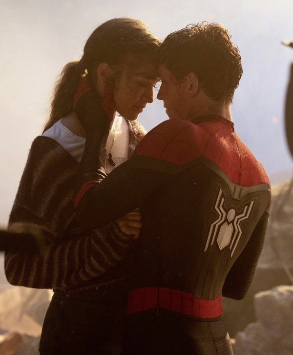 赞达亚母亲怒斥“什么破玩意儿？”否认女儿怀孕传闻：别再消费她的私生活了