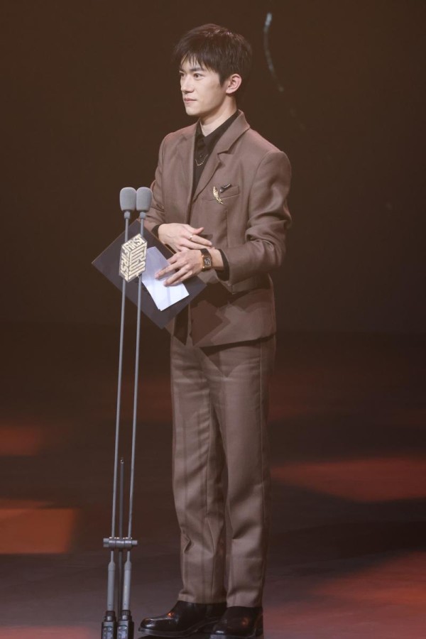 易烊千玺配音世运会：明星声线如何“点燃”成都城市名片？