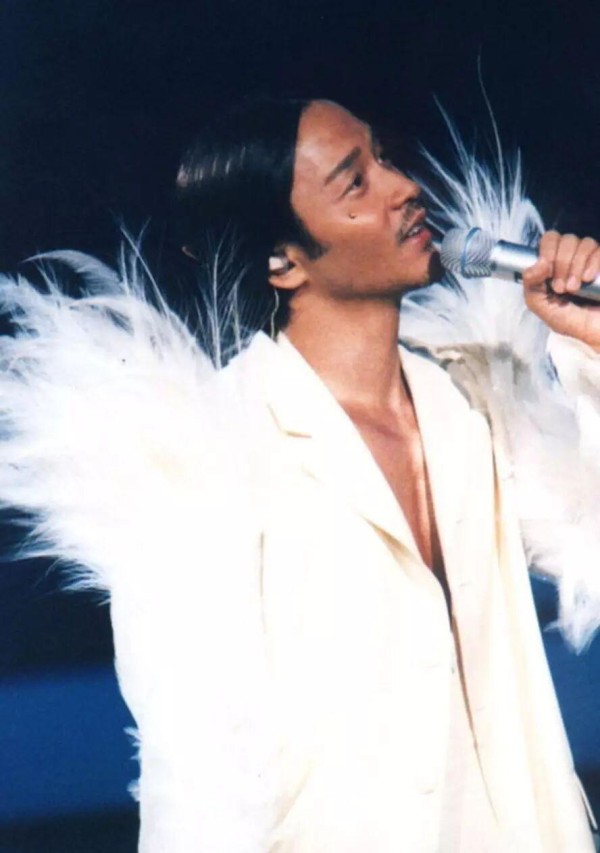 张国荣与陈百强：从友谊到竞争的合作之路