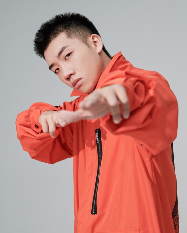 杨和苏经纪人丨杨和苏经纪公司丨杨和苏代言费丨内地男星丨明星档案丨杨和苏出场费多少丨杨和苏商演价格丨明星代言公司丨明星经纪公司丨歌手杨和苏个人资料简介