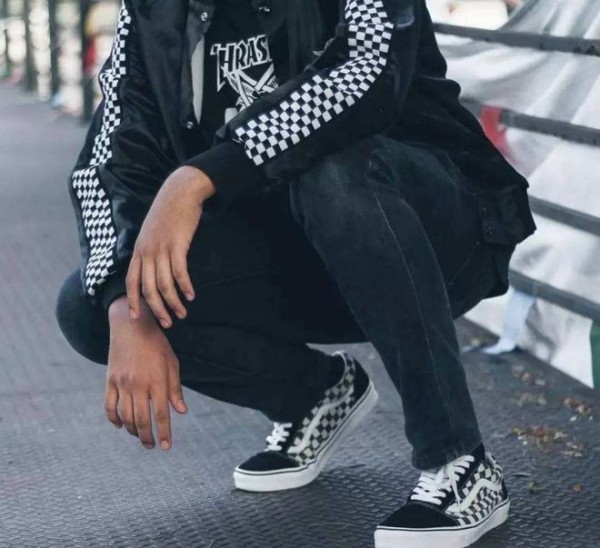 大盘点‖深得娱乐圈男明星宠爱的潮鞋