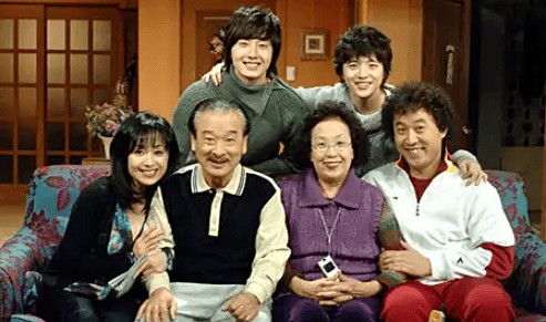 李在明称李顺载是文化艺术界的巨星 深切哀悼国民演员