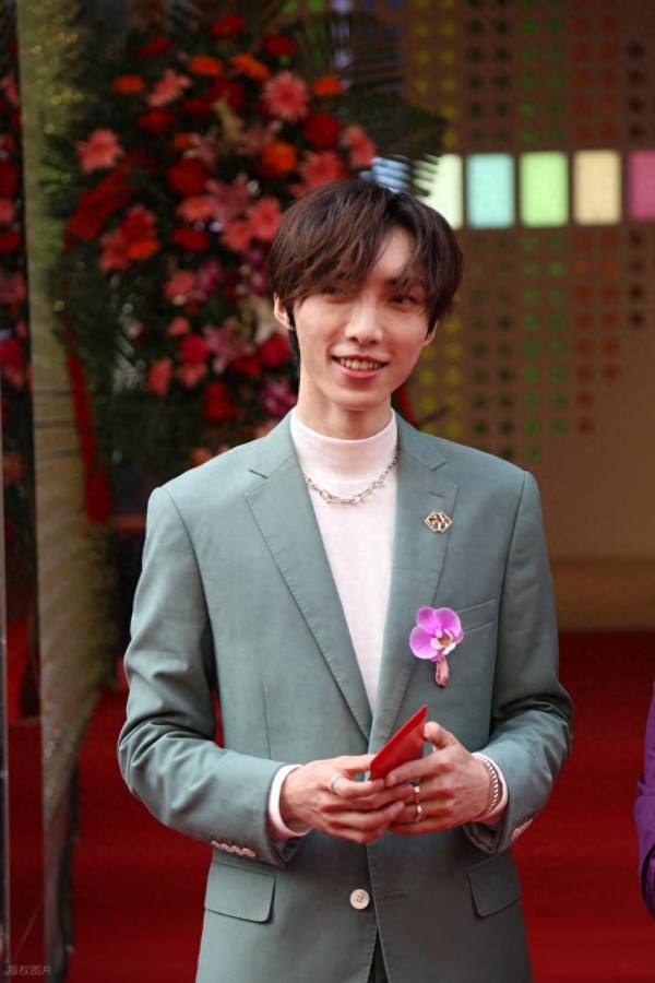 2025上半年明星结婚大盘点!520甜蜜暴击来袭,这些CP甜到齁嗓子