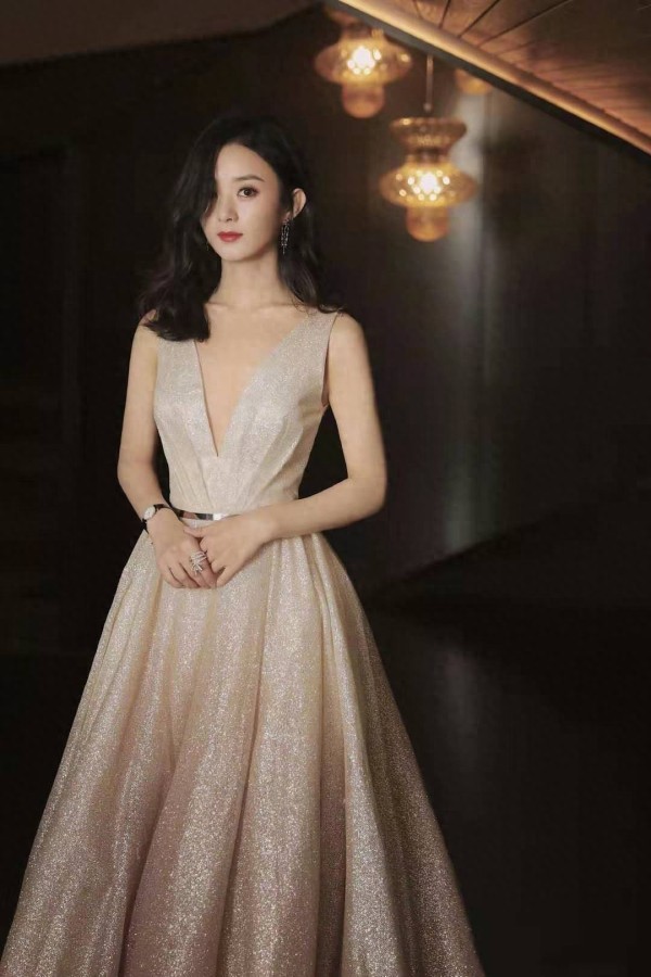 赵丽颖休产半年仍力压杨紫，拿下年度最具商业价值艺人，理由呢？