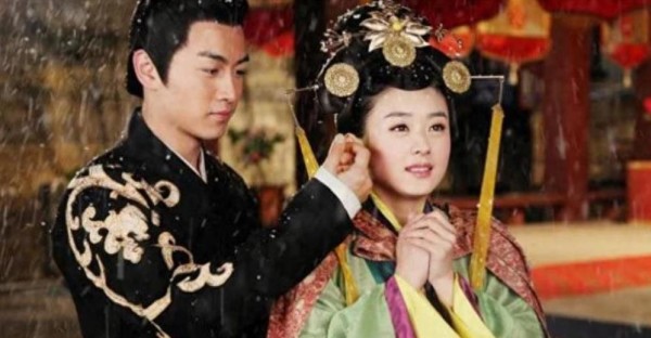 陈晓与赵丽颖在《陆贞传奇》里CP感爆棚，合作是在《宫锁珠帘》