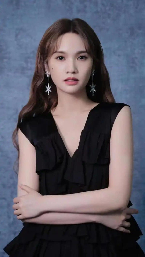 5 位艺人集体 “翻车”？杨丞琳隐身避风头，鹿晗狂开演唱会躲情伤，虞书欣硬刚博主反遭锤！