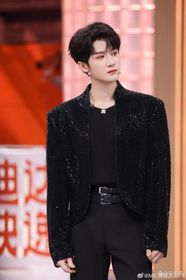 多位艺人暂缓官宣 集体静默致敬生命尊严