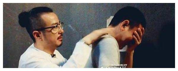 贾乃亮晒近照,调皮的亮又回来了,网友:又回到了以前2的状态!