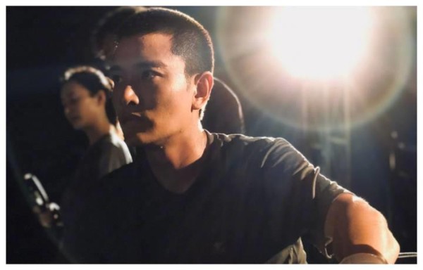 贾乃亮晒近照,调皮的亮又回来了,网友:又回到了以前2的状态!