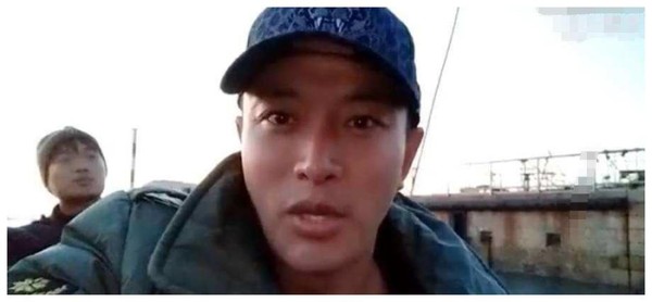 贾乃亮晒近照,调皮的亮又回来了,网友:又回到了以前2的状态!