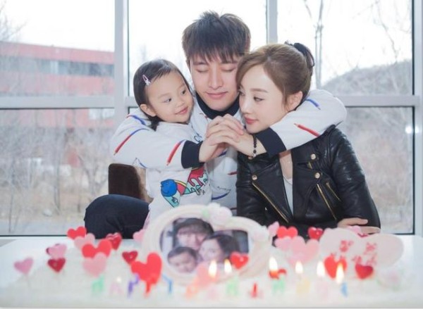 贾乃亮首次正面公开婚姻状况,半年没回家,和李小璐需要空间