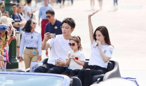 李小璐贾乃亮近况被爆，两人差距太大，网友：终于知道谁狠心了