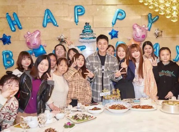 李小璐贾乃亮同登热搜怎么回事？李小璐贾乃亮近况如何网友心疼甜馨