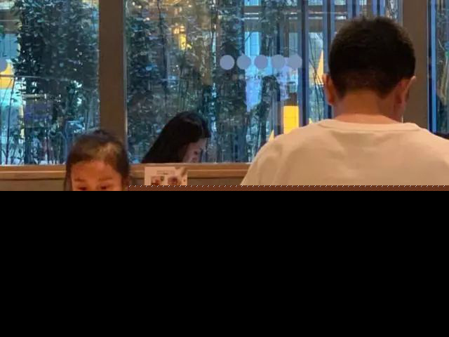 李小璐贾乃亮同登热搜怎么回事？李小璐贾乃亮近况如何网友心疼甜馨