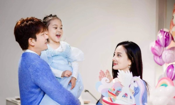 贾乃亮发文疑证实离婚：我一个人过的很好