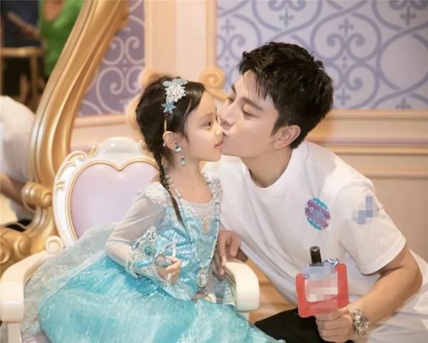 贾乃亮发文疑证实离婚：我一个人过的很好