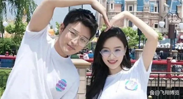 贾乃亮李小璐离婚六年同游，为女儿频繁互动