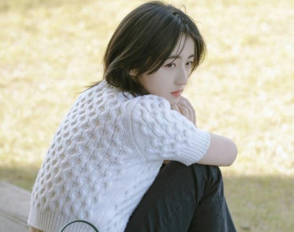 张子枫和谁演过情侣(张子枫杨紫综艺节目)