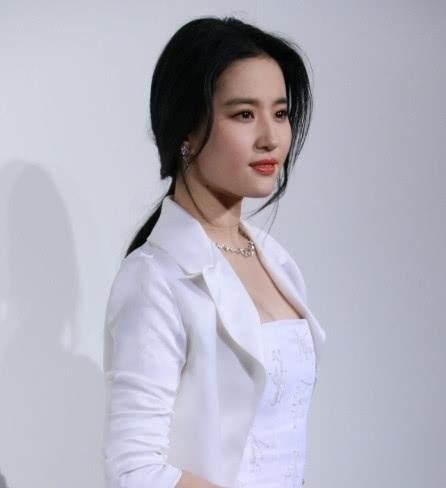 神仙姐姐，赵灵儿，王语嫣的众多头衔，如今的她，依然是那么惊艳