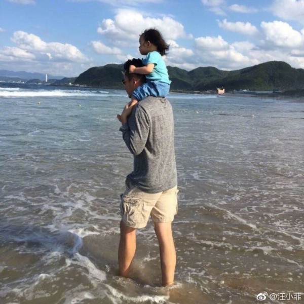 汪小菲回应吃软饭靠老婆赚钱 撒狗粮：老婆的事业很重要