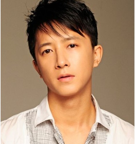 乐华娱乐登陆港股，王一博吴宣仪等艺人现身，上市首日高开37%