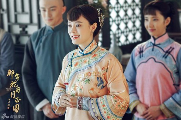 敬业!孙俪晒海量剧本 台词标记密密麻麻